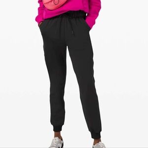 Lululemon Keep Moving Jogger, Black, Size 4 stretchy casual drawstring